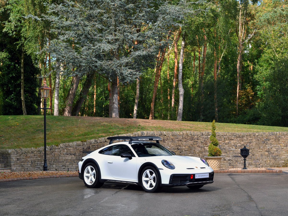 Inspired by glory but built for everyday adventure!

#Dakar #Porsche #LimitedEdition #ShootingVehicle #Safari #OffRoad #THJ #OnlyTheBestCars