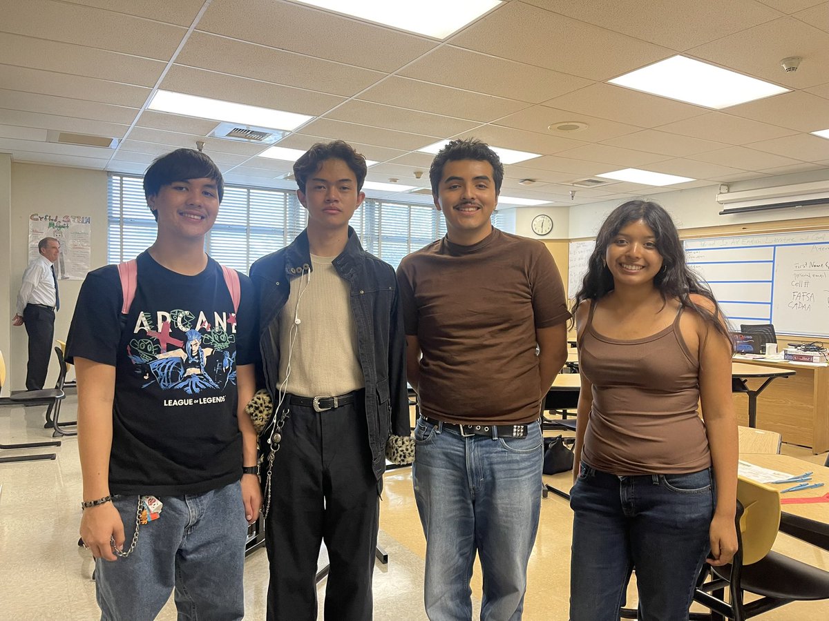 PanoramaPythons's tweet image. Back to School Night! 🏫💛
Kicking off the year with parents, teachers, and families joining in learning and growth! 📚✨ #pythonpride