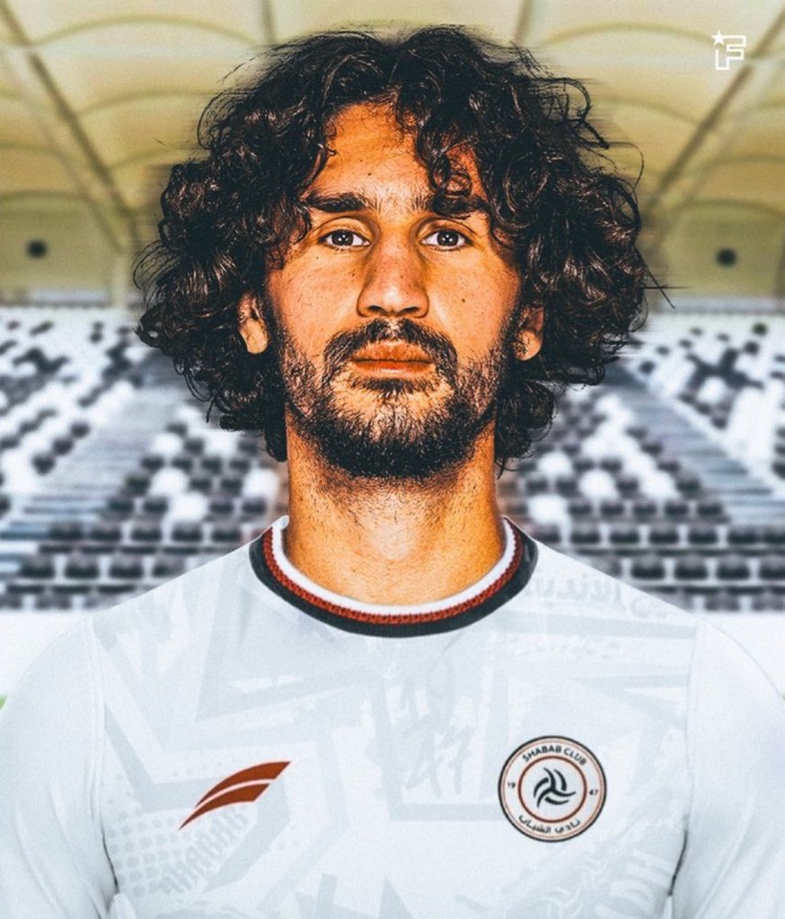a_ashkanani88's tweet photo. أكثر شخص محبوب في غرفة الملابس مع الميلان ( حرفياً صديق كل اللاعبين )

عدلي لم يقنع ميلان إلا فترة بسيطة مع إضطرار بيولي لإشراكه ( و فترة جيدة في الفيولا )

عدلي مع الكرة ممتاز بالثلث الأول مع دقة تمريراته الطولية ( يساعد فريقه بالخروج من ضغط المنافس بشكل جيد )

بالأمور الدفاعية إلي تحتاج معدلات جري او إلتحامات ؟ يعتبر ضعيف ( لذلك كثير من نجاحاته يعتمد على لاعب مختلف بالمميزات معاه بالوسط )

لو كان متواجد بالفيولا بفترة ( مرابط - تورييرا ) كان راح يظهر شكله بشكل أفضل بالملعب

لكن يوم مع كاتالدي و يوم مع ماندراغورا ( التجانس كان موجود فترة قصيرة و بعدها ظهرت عيوبه )

هل يقدر يلعب وسط متقدم مثل بداياته مع بوردو ؟ نعم لعب لفترات مع بالادينو لكن للأمانة دائماً نشوف أفضل لمساته كلاعب أمام المدافعين

عدلي مستواه جيد و لحد الحين ما إرتقى إلى لاعب سوبر أو اللاعب إلي يغير شكل الفريق ( لكن عمره ٢٥ و عنده سنوات كثيرة يثبت فيها قيمته )

تحكمه بالكرة و المحافظة عليها و تمريراته الدقيقة أكبر مميزاته ( عليه فقط التأقلم مع فكر المدرب بفكرة حدة الضغط و الرقابة )

شخصياً أتمنى نجاحه لأن التطلعات منه كبيرة بعد إنتقاله للميلان لكنه أظهر امكانياته دون استمرارية حتى صار خروجه من الفريق أمر منطقي و مقبول للادارة و المدربين

فريقك يستحوذ على الكرة و يتحكم بالرتم ؟ عدلي راح يبرز بشكل كبير

فريقك يستقبل لعب و دائماً مطالب بإسترجاع الكرة ؟ عدلي ما راح يكون إضافة كبيرة