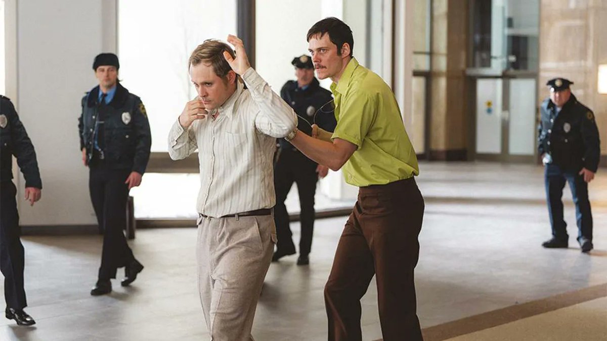 ‘Dead Man’s Wire’: Bill Skarsgård draws early Oscar shine in Gus Van Sant’s ‘best work to date’ goldderby.com/film/2025/dead…