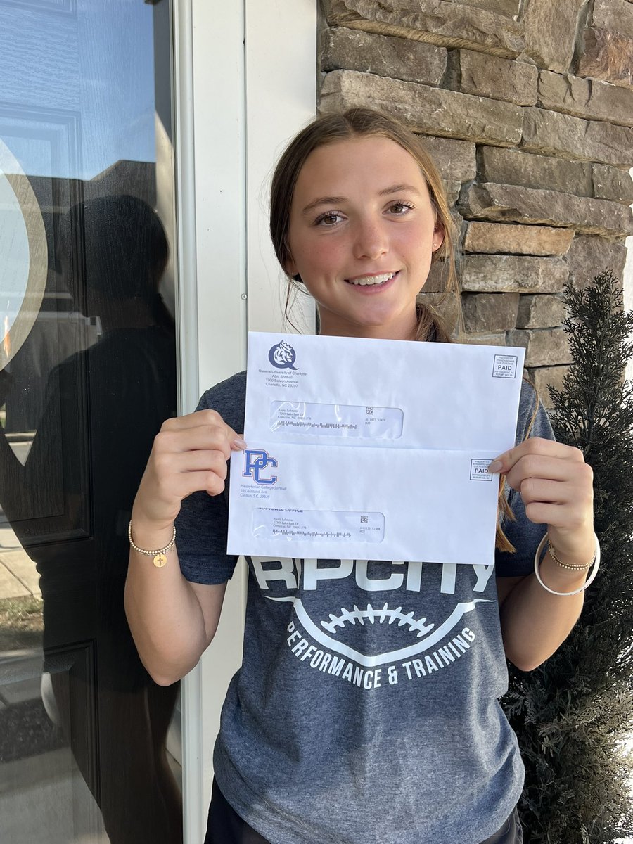 averyl2029's tweet image. Came home from workouts today with some mail! 💌📫
So grateful and honored! #agtg 
@RoyalsSball @BlueHoseSB 
@SoftballDown @gatorjack72 @CoastRecruits @SBRRetweets @LineDsoftball @ExtraInningSB @CoastRecruitsSB @KellaArmstrong