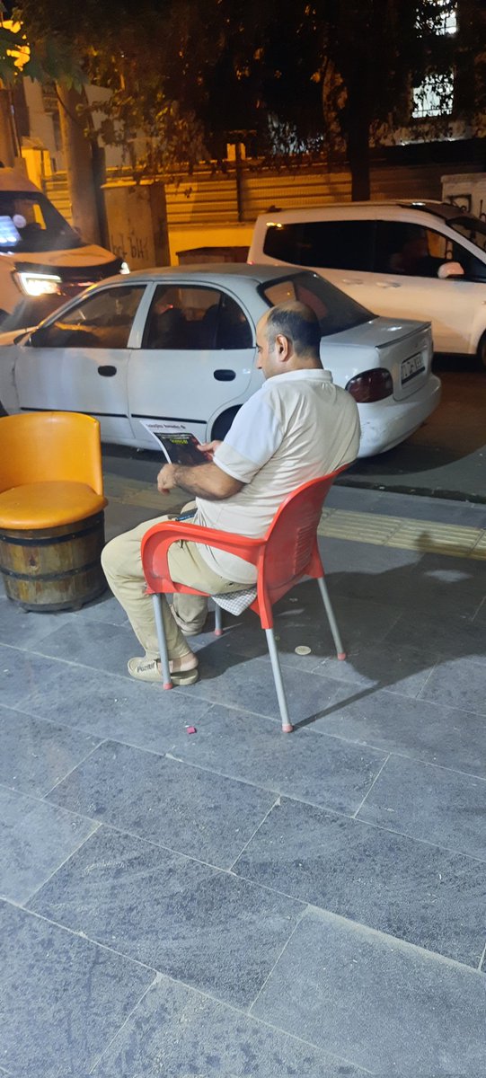 📍Amed

Tekoşina Komünist/Komünist Mücadele gazetemizin 4'üncü sayısını Ofis semti, Nükhet Coşkun Caddesi,Emek Caddesi, Öğretmenler Caddesi, Koşuyolu Caddesi, Polis Okulu semtinde dağıtımını yaptık. 
Olumlu tepkiler aldık. 
Gençlerin bir bölümü "biz de komünistiz, yoldaşız" dedi.