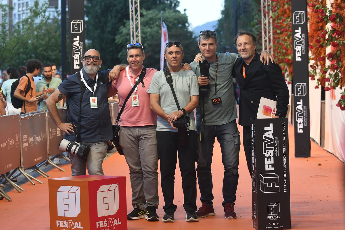 Jull Roc (@jull2000) on Twitter photo <a href="/jull2000/">Jull Roc</a> Sexta Jornada y clausura del 17ª Edición del Festival de Televisión de Vitoria-Gasteiz, FESTVAL, que se ha celebrado del 1 al 6 de Septiembre en el Palacio de Congresos Europa. <a href="/vitoriagasteiz/">Vitoria-Gasteiz!</a> <a href="/Araba/">Arabako Foru Aldundia | Diputación Foral de Álava</a> <a href="/FesTVal/">FesTVal</a> <a href="/josebafiestras/">Joseba Fiestras</a>
facebook.com/jull.roc/posts… <a href="/jull2000/">Jull Roc</a> Sexta Jornada y clausura del 17ª Edición del Festival de Televisión de Vitoria-Gasteiz, FESTVAL, que se ha celebrado del 1 al 6 de Septiembre en el Palacio de Congresos Europa. <a href="/vitoriagasteiz/">Vitoria-Gasteiz!</a> <a href="/Araba/">Arabako Foru Aldundia | Diputación Foral de Álava</a> <a href="/FesTVal/">FesTVal</a> <a href="/josebafiestras/">Joseba Fiestras</a>
facebook.com/jull.roc/posts…