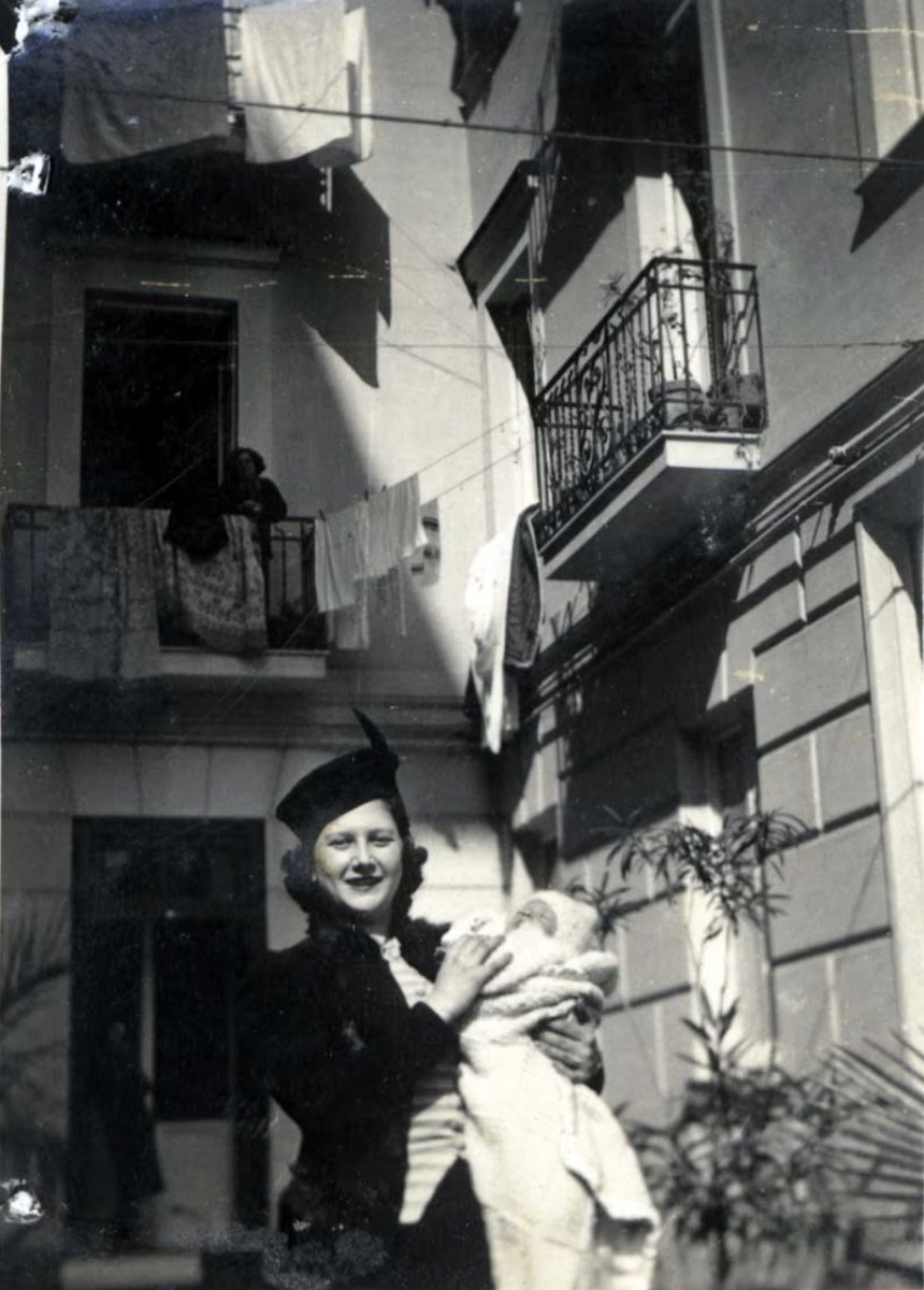 8 September 1915 | Italian Jewish woman, Milena Modigliani, was born in Livorno. 

She was deported to #Auschwitz from Milan on 30 January 1944 with her son Paolo. They were both murdered in a gas chamber after arrival selection.