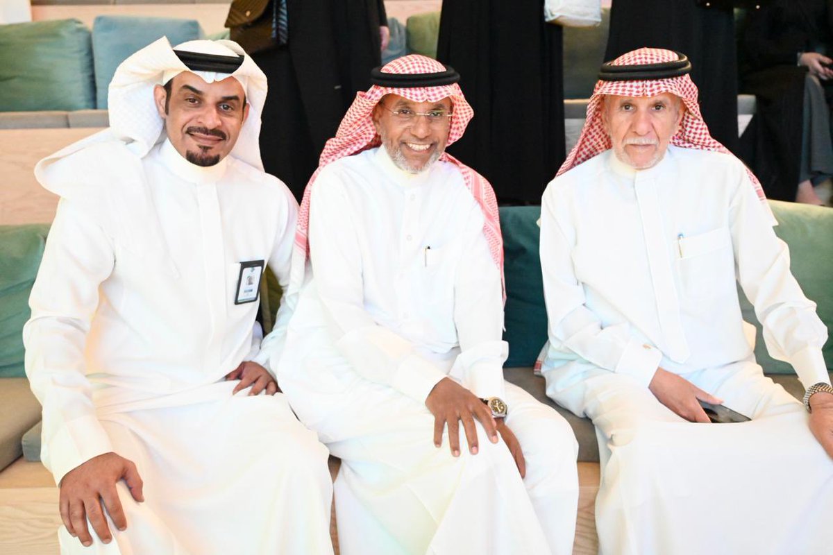إعلاميون (@ealameuon) on Twitter photo #تغطية | حضور أكاديمي وإعلامي كبير لندوة جمعية #إعلاميون التي عقدت هذا المساء في #بيت_الثقافة بعنوان: (معالجة قضايا المجتمع في البرامج الحوارية الإخبارية السعودية) وذلك بالشراكة مع <a href="/CultureHousesSA/">بيت الثقافة</a>
وشهدت استعراضاً للعديد من الاحصائيات والدراسات الإعلامية والتجارب المهنية الخاصة #تغطية | حضور أكاديمي وإعلامي كبير لندوة جمعية #إعلاميون التي عقدت هذا المساء في #بيت_الثقافة بعنوان: (معالجة قضايا المجتمع في البرامج الحوارية الإخبارية السعودية) وذلك بالشراكة مع <a href="/CultureHousesSA/">بيت الثقافة</a>
وشهدت استعراضاً للعديد من الاحصائيات والدراسات الإعلامية والتجارب المهنية الخاصة