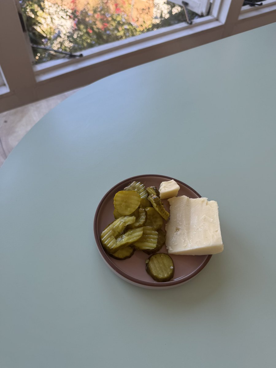 onlinedrof's tweet image. no thoughts in my head