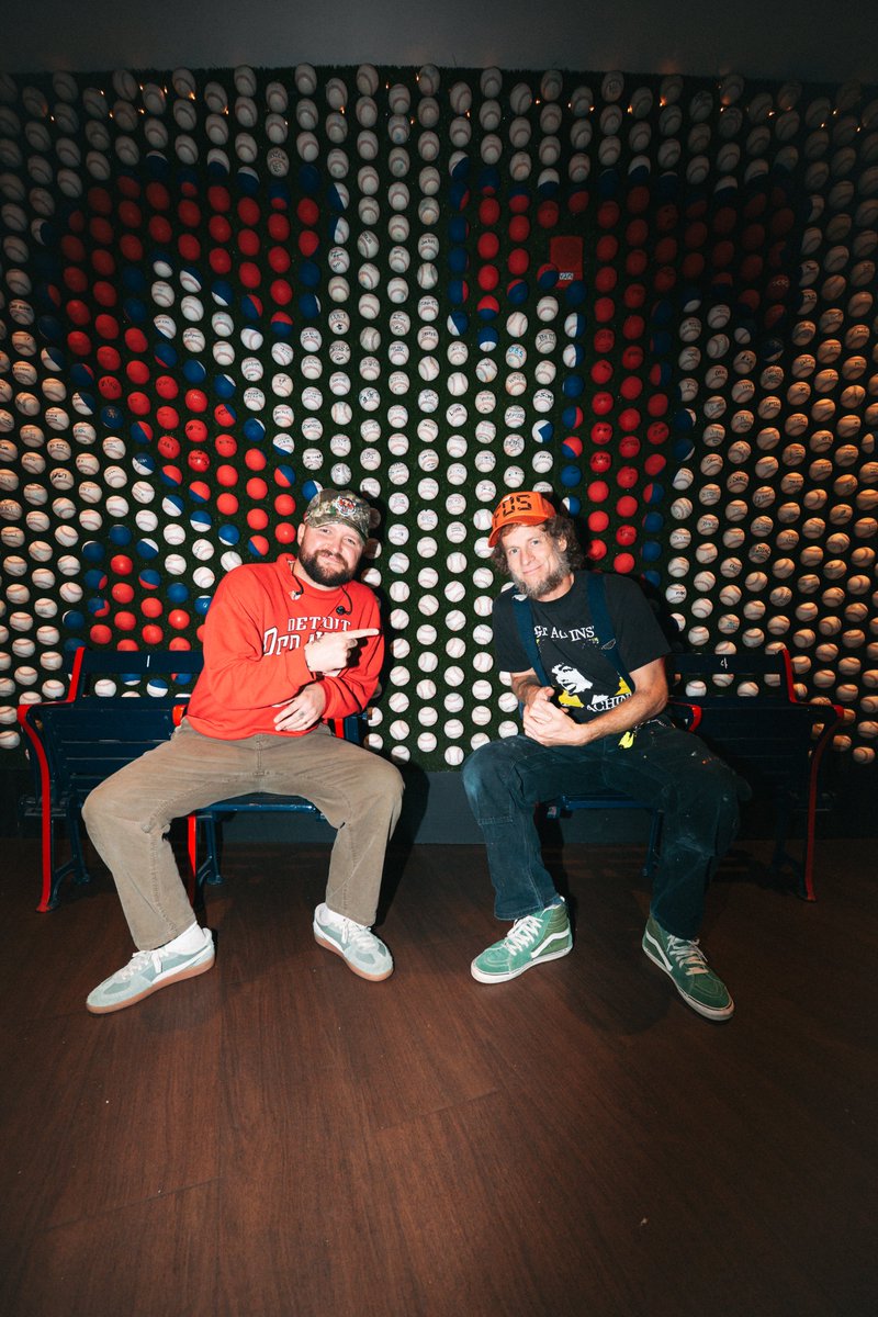 Much love <a href="/QuinnXCII/">Quinn XCII</a> !! Thx for having <a href="/chadwickstokes/">Chadwick Stokes</a> out for “Live &amp; Let Go” at <a href="/MGMMusicHall/">MGM Music Hall at Fenway</a> 💛

📸 <a href="/lisa_czech/">lisa czech 📸</a> &amp; Dan Hemenway