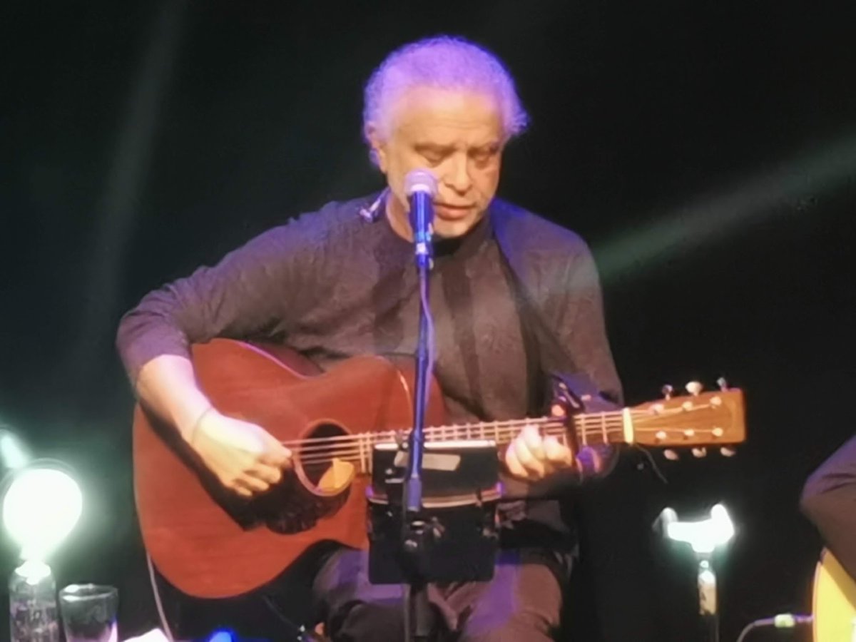 04 noviembre 2022  mi Lore cumplió un sueño, ver en vivo a quien considera un maestro, sin imaginar que el 02 agosto 2025 dejaría este plano terrenal para trascender a su forma espiritual..Gracias infinitas <a href="/fernandoubiergo/">fernando ubiergo 🎸</a> por hacerla feliz ese día inolvidable con tu música 🙌🏽🫂