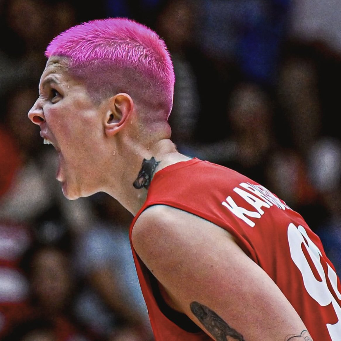 El itini överken ben kurtumda, kaplanımda kusur aramam. Bizi finale çıkarıp madalya garantilememizi sağlayan maçın en skoreri. Her şeyin kredisini ona kesmek kolayınıza geliyor, sadece görmek istediğiniz kadarını görüyorsunuz.