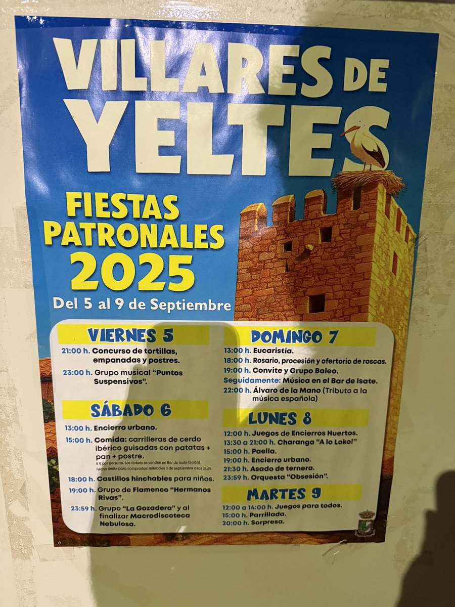 DiscomovilLamas's tweet photo. Noche de lunes, nos desplazamos hasta la localidad de Villares de Yeltes para dar cobertura de escenario y sonorizacion al Grupo Obsesion. Todo ello, de la mano de Pentágono Producciones. https://t.co/RiXE92xRlu