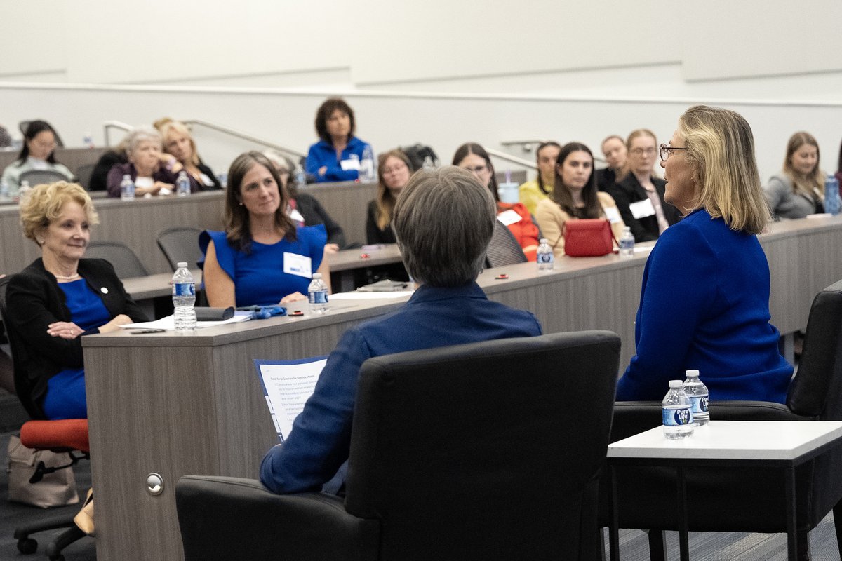Jacobs_Med_UB's tweet photo. #MemoriesMonday: At 2024’s #DoctHERS symposium, speaker @DrDonnica called on medical pros to be good communicators in an age of medical misinformation: https://t.co/AxXEomtiiy
🚨On 9/27/25 Dr. Litvack will talk about empowering women! Register: https://t.co/mlbIickVv7
#UBuffalo https://t.co/JyYXEX9Md9