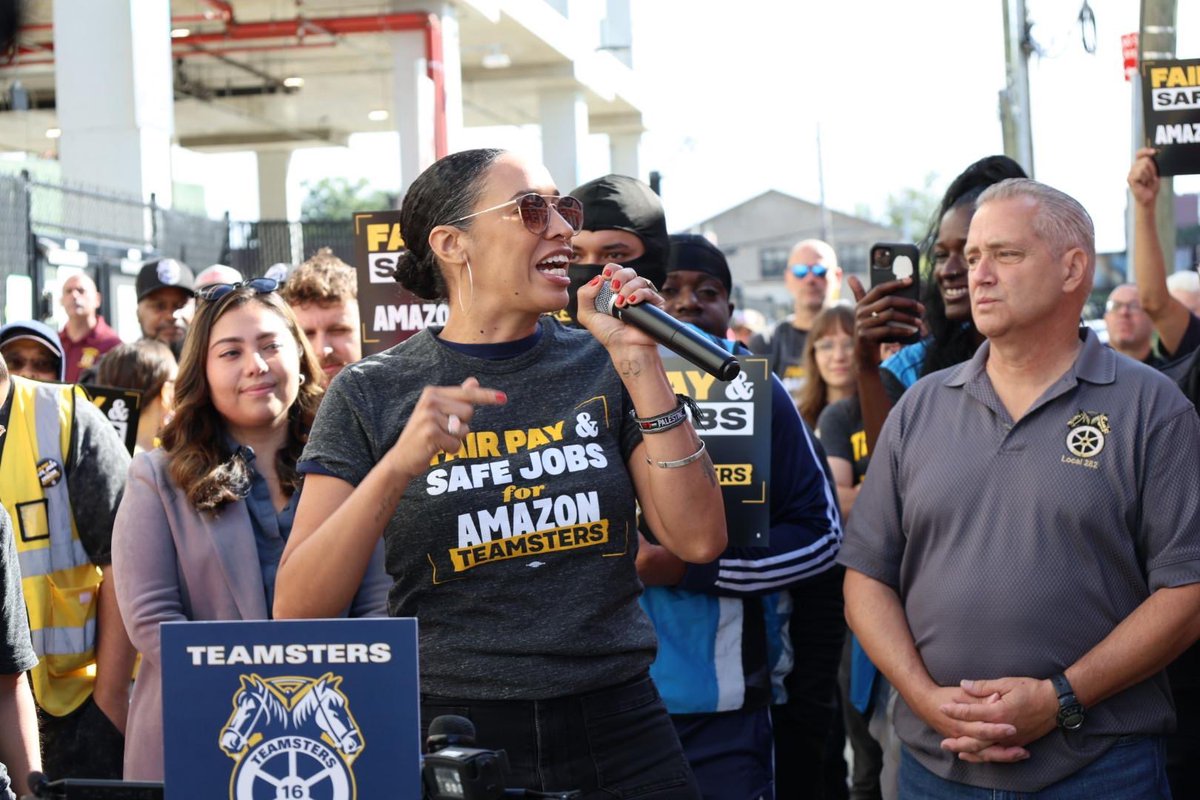 CMSandyNurse's tweet image. Jeff Bezos can try all he wants to bust this union, but it won’t work on #teamsters. We stand with @amazonteamsters in their historic fight for a fair contract and safe working conditions.