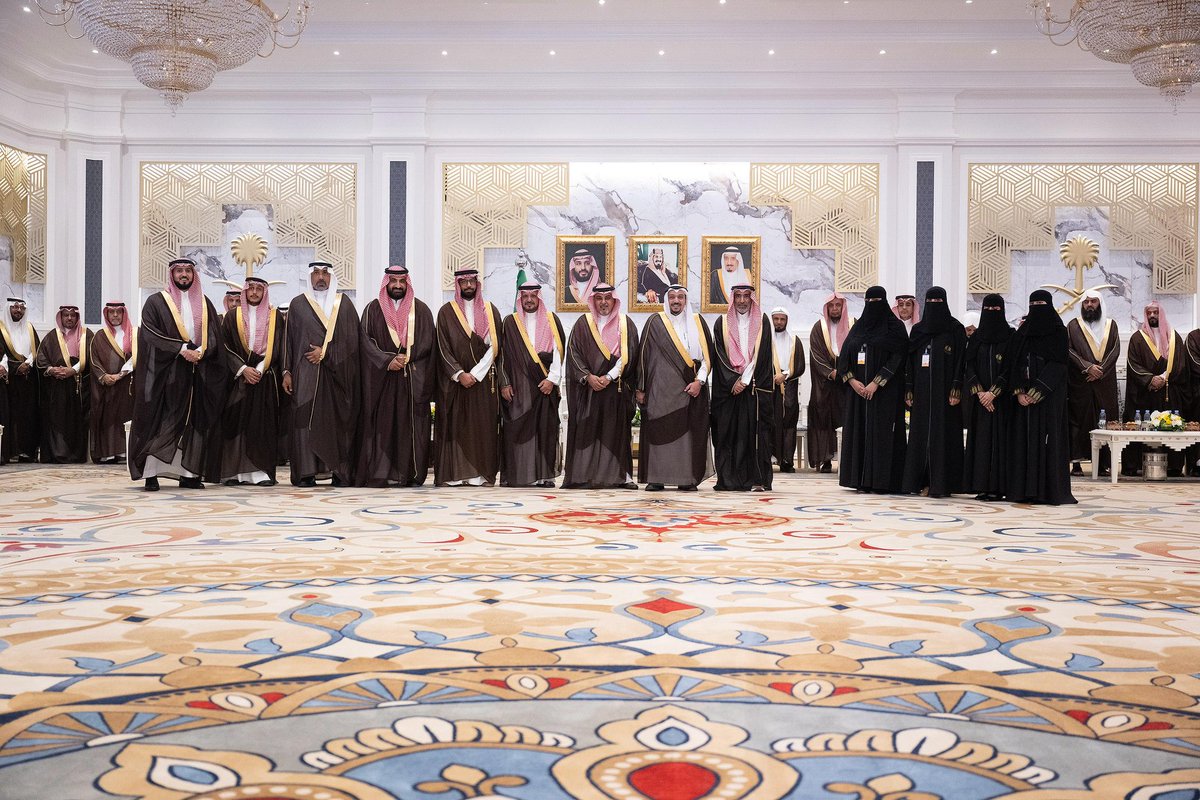 UDef_sa's tweet image. تشرفنا بلقاء سمو الأمير الدكتور فيصل بن مشعل بن سعود بن عبدالعزيز آل سعود #أمير_منطقة_القصيم ، ونتقدم بجزيل الشكر على دعمه واهتمامه خلال الجلسة العامة التي استعرضنا فيها إنجازات شركة دفاع المتحدة في مجال صناعة وتطوير الطائرات بدون طيار.