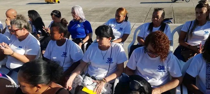 Nuestra Plaza Mariana Grajales Coello en #Guantánamo, fue el escenario donde se desarrolló el Acto Nacional por el Aniversario 38 de los Joven Club de Computación y Electrónica. Felicidades a todos los que han dado continuidad a esta gran idea de #Fidel. #JuntosPodemosMás