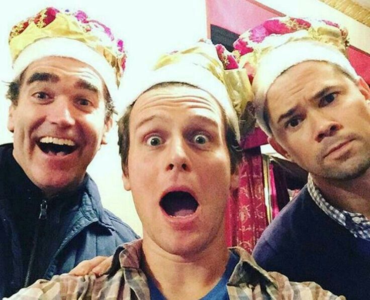 Jongroffarchive's tweet photo. Jonathan Groff with #AndrewRannells and #BrianDarcyJames at #ham4ham ! https://t.co/bd5uEamchZ