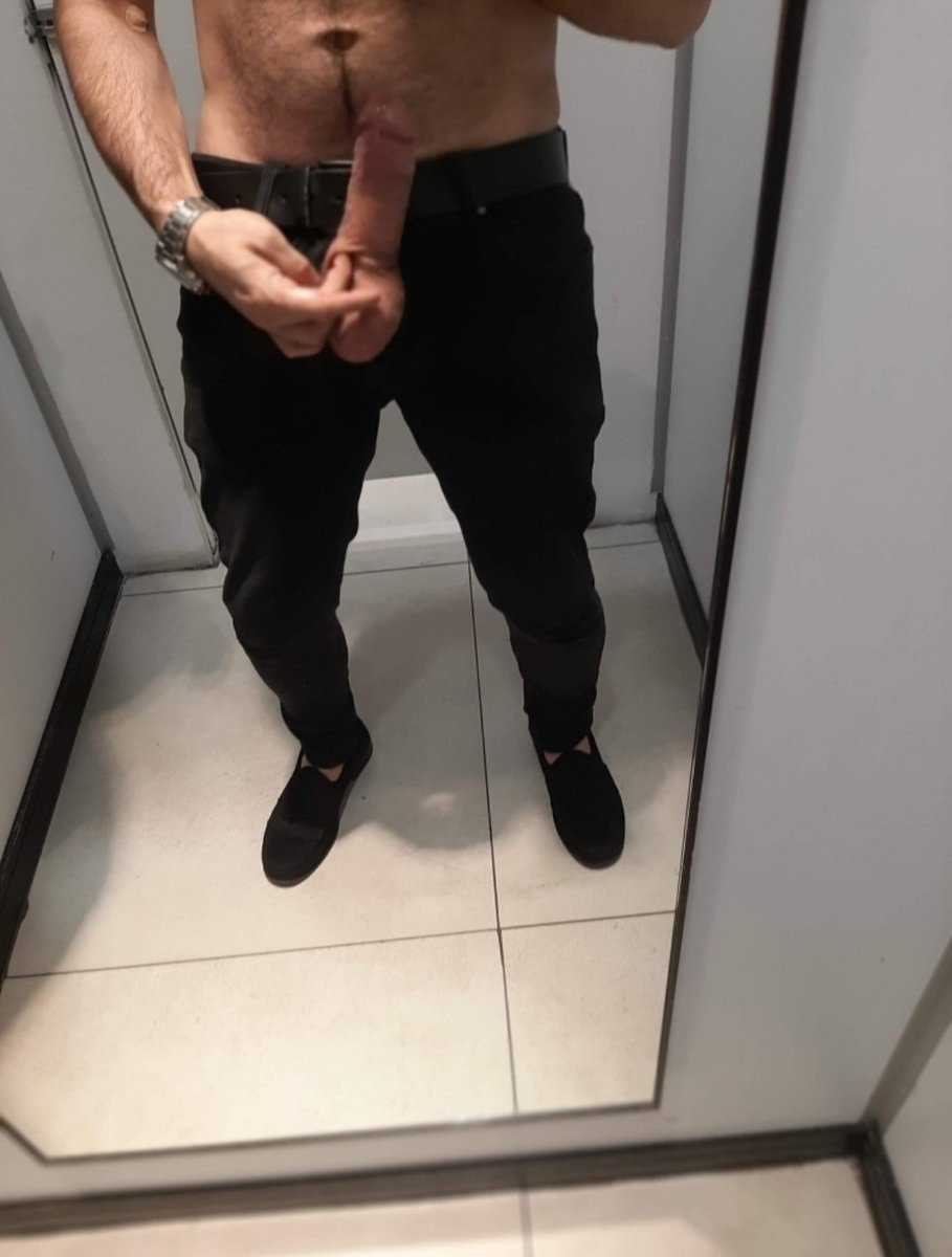 Selam İstanbuldan aktifim. Gizlilik ve güven içerisinde tanışmak görüşmek isteyen düzgün kişiler varmı dm mesaj atın lütfen 🙂