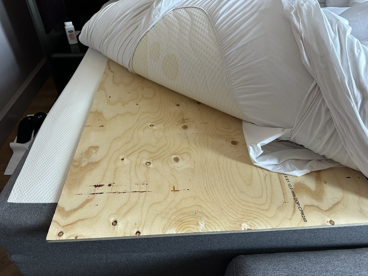 HAC171's tweet image. @Radisson truly horrified at how you treat your customers when they complain that the bed is too soft and in need of replacement. Radisson Collection Stockholm. Junior Suite. #RadissonCollection
#Welcometotheexceptional