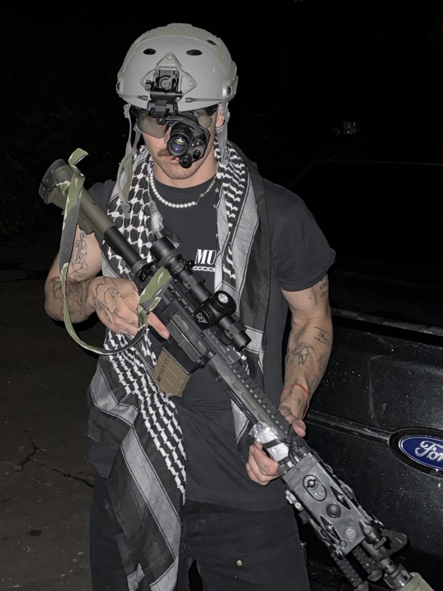 sarterei945's tweet image. Fine, I guess I have to break out the photo archive. Hi, new friends. Armed queers are harder to kill. Be peaceful, not harmless. ⚧️ 🏴