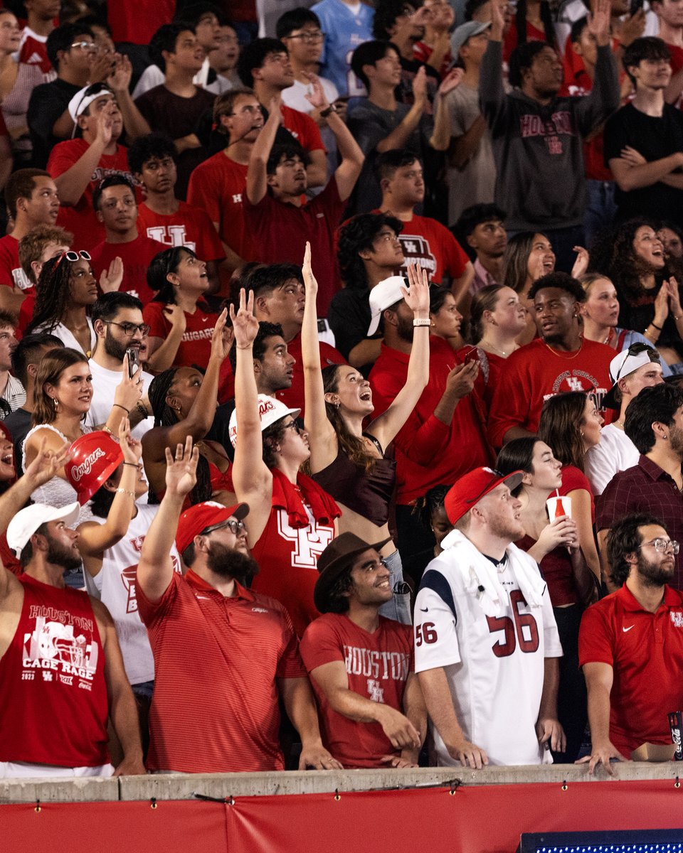 UHCougars's tweet image. UH students, you ready for Friday?! 

Be in your seats EARLY! 

🎟️ » uhcougars.com/studenttickets