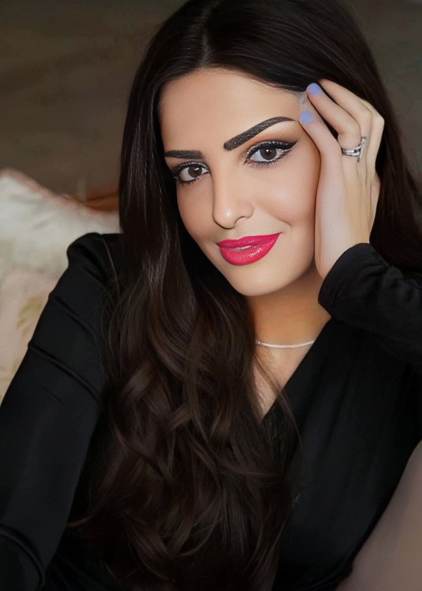 السلام عليكم ❤
❤اوصفني با كلمه حلوه 

🦋رد بصراحه 👇🏻
لو خيروك وش تختار !؟ 
 😘◯ انا🙈🌹
 💞◯مليون ريال💵

سوي متابعه ✅وشارك المنشور 🔄وضع قلب ❤

💖اخي ارسل اسمك ورقمك خاص ❤