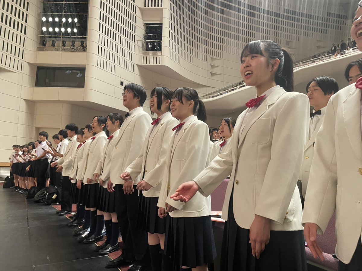 Sakae_Chorus's tweet photo. Ｎコン92.関東甲信越���ロックコンクールが終了しました。
練習の成果は出せた演奏が出来ました。結果は銀賞で3年ぶりの全国大会進出とはなりませんでした。素晴らしい3年生集団お疲れ様でした😊
沢山の応援ご支援を頂き心より感謝申し上げます。
今週末の文化祭、来週末の全日本関東大会に向かいます！ https://t.co/c5NQTFdzXM