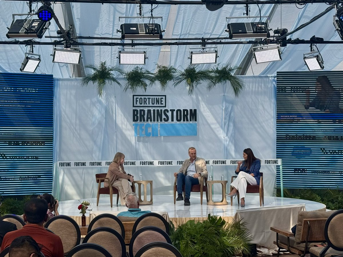 Kicking of #FortuneBrainstorm with <a href="/dianebrady/">Diane Brady</a> and a conversation on building the next space station and sustaining life outside of Earth.