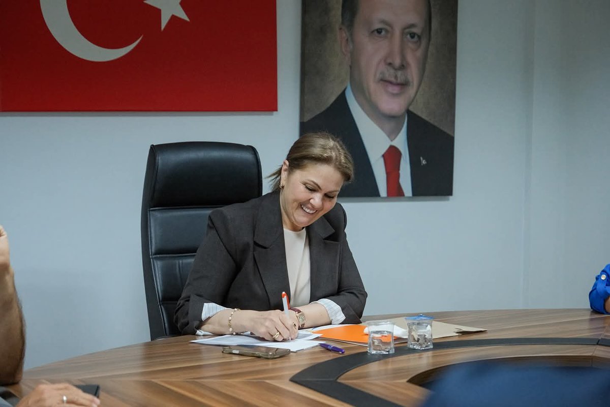 KadMeric's tweet photo. 📍 AK Parti Edirne İl Başkanlığı

Üç kademe il ve ilçe başkanlarımızla buluşarak verimli bir istişare toplantısı gerçekleştirdik.

Ortak hedeflerimizi masaya yatırdık, çalışmalarımızı değerlendirdik ve yol haritamızı güçlendirdik. 🇹🇷 https://t.co/cD1r5P5QhW