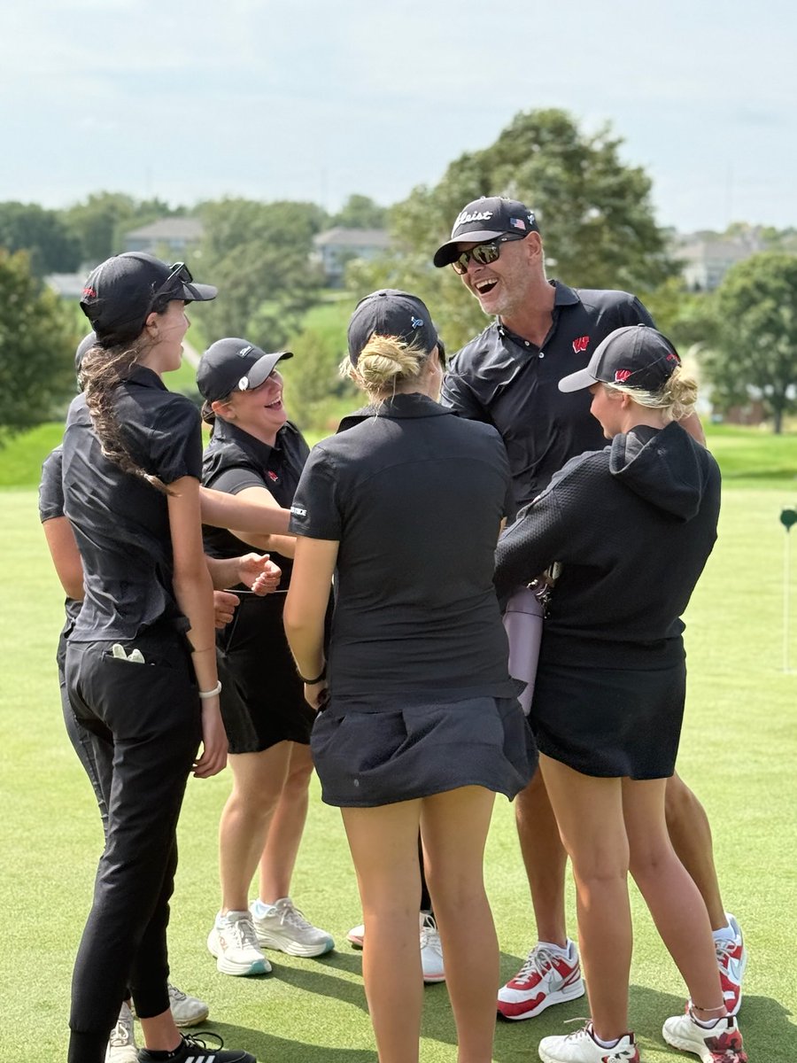 Team Champions of the Gretna Invite. Chloe leads the way and earns medalist honors! Great day to be a Warrior❤️💪🏽🙏