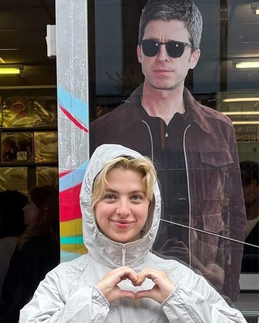 NOEL GALLAGHER’S DAUGHTER ANAÏS COMPARES OASIS REUNION TOUR TO TAYLOR SWIFT’S MASSIVE “ERAS TOUR.”

In a new interview, Anaïs said Swift’s most recent tour “wasn’t very cross generational [or] multi-gendered”.

“It was women in their early twenties. That was great and I felt like