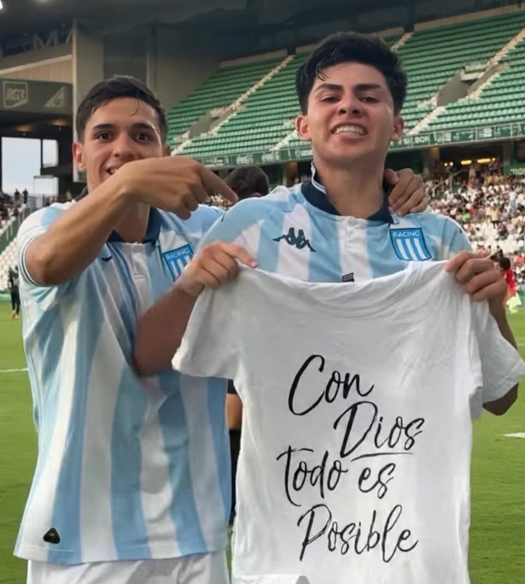 Felicitamos a nuestros pibes de la Reserva Sub 18 que lograron el pase a la final del Mundial de Clubes, ganándole al Real Madrid.

Este equipo joven, con talento, esfuerzo y una enorme entrega, nos demuestra que el futuro de Racing está más vivo que nunca. 
Vamos los pibes!