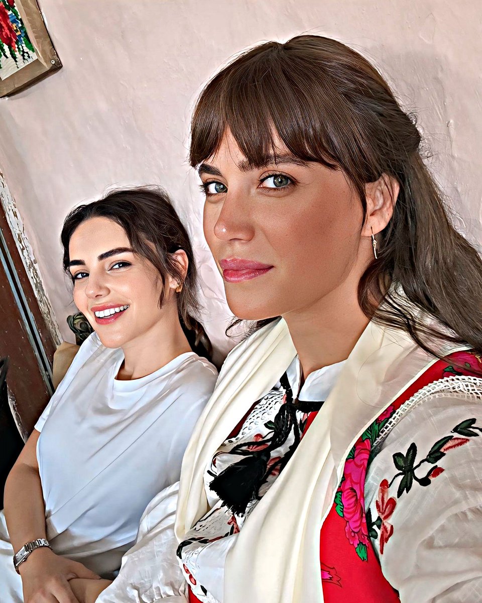 Güzeller😍

#YağmurTanrısevsin #CeydaAteş #BenimAdımAylamaz