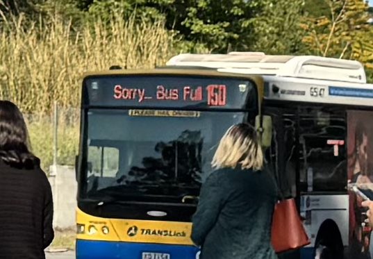 Derwan1's tweet image. Happens so often. #stranded #busfail @Translink_QLD @brisbanecityqld #needabiggerbus