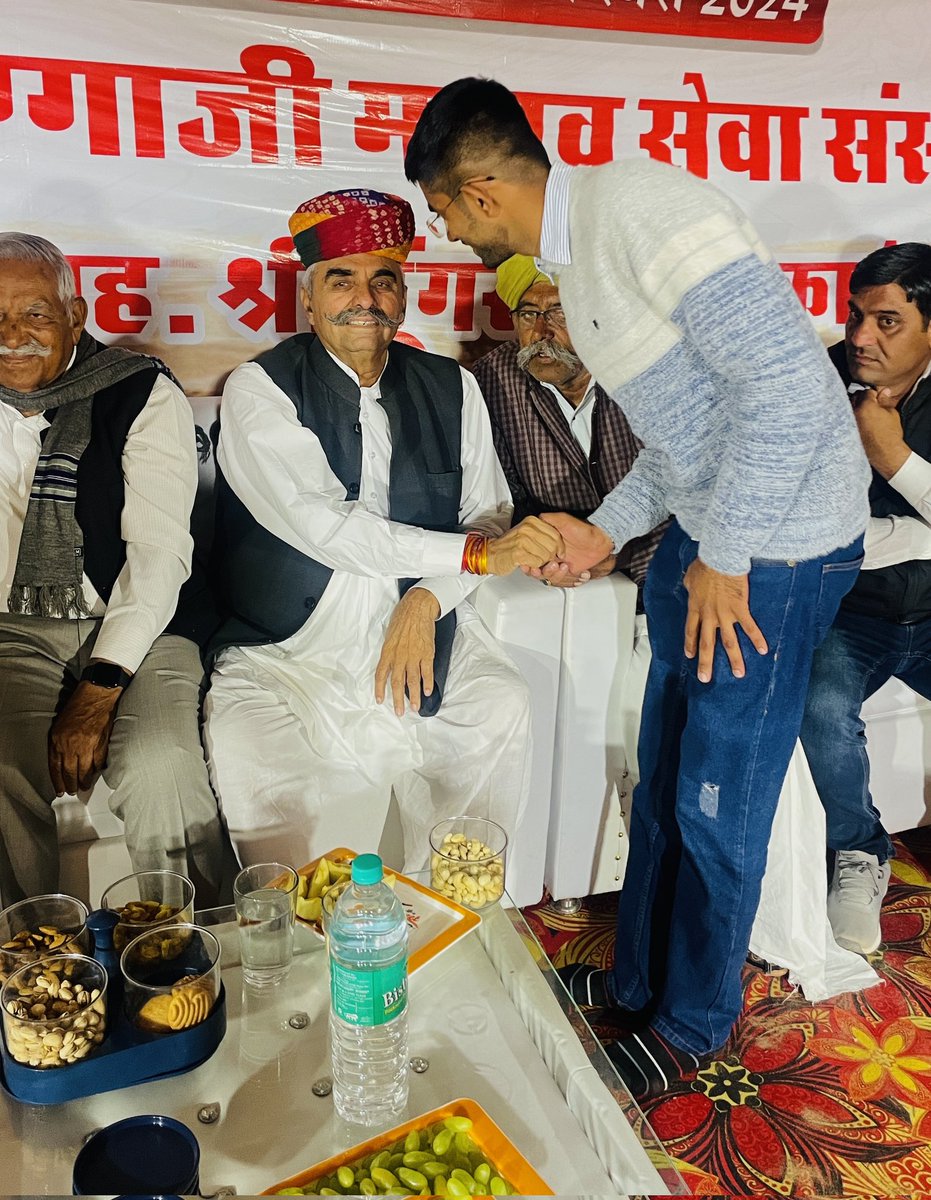 RameshBmr2's tweet photo. पाली के पूर्व सांसद, किसान नेता एवं भामाशाह श्री बद्रीराम जी जाखड़ साहब को जन्मदिवस की शुभ वेला पर अंतरमन की गहराईयों से यशस्वी शुभकामनाएं।
आपका आशीर्वाद सदैव हम सब पर हमेशा बना रहे।
मैं ईश्वर से आपके सुखद स्वास्थ्य की मंगलमय कामना करता हूँ। 
#HappyBirthday
@BadriRamJakhar जी https://t.co/Aypcu83xLn