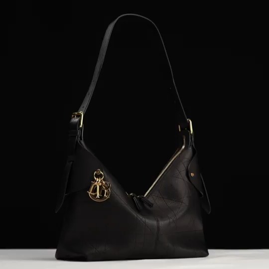 Christian Dior - 週末3日間限定‼️価格❗️Dior完売！超レア！J