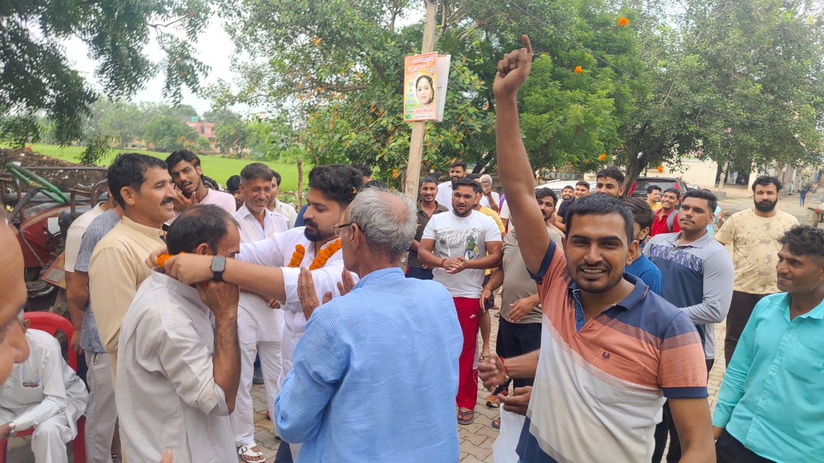 ShivaDodwal's tweet photo. राष्ट्रीय लोकदल के राष्ट्रीय अध्यक्ष एवं केंद्रीय मंत्री आदरणीय @jayantrld  जी के आदेश अनुसार चले रहे सदस्ता अभियान के तहत अपने #जिलापंचायतनंबरवार्ड15 के गांव काठा में आयोजित कार्यक्रम में बड़े भाई आयुष धामा मवीकलां ने सैकड़ों लोगों को पार्ट की सदस्य दिलवाई 🙏
@MalikBirpal https://t.co/Wv65IRYkvx