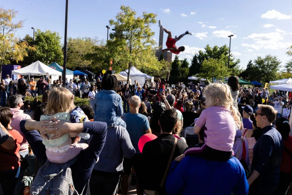 Block Club’s Block Party returns Oct. 4 with DJs, craft beer, family fun and more:  blockclubchi.co/41G9B4W

📅 Saturday, Oct. 4. at noon
📍 Half Acre Beer Co.
🎶 Live entertainment, local vendors + food + drinks 
🤑 FREE 

Get VIP tickets here: blockclubchi.co/4muFQf3