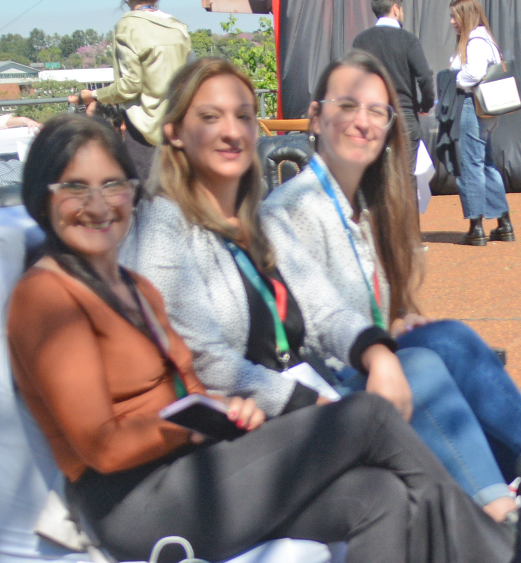 Sixto_Foto's tweet photo. FASGO 2025: profesionales de la obstetricia y ginecología de todo el país compartieron agenda y avances en la ciudad
📌Mirá todas las fotos de esta cobertura en el link
👉https://t.co/trqS3JeUqB https://t.co/a8XGycAdo9