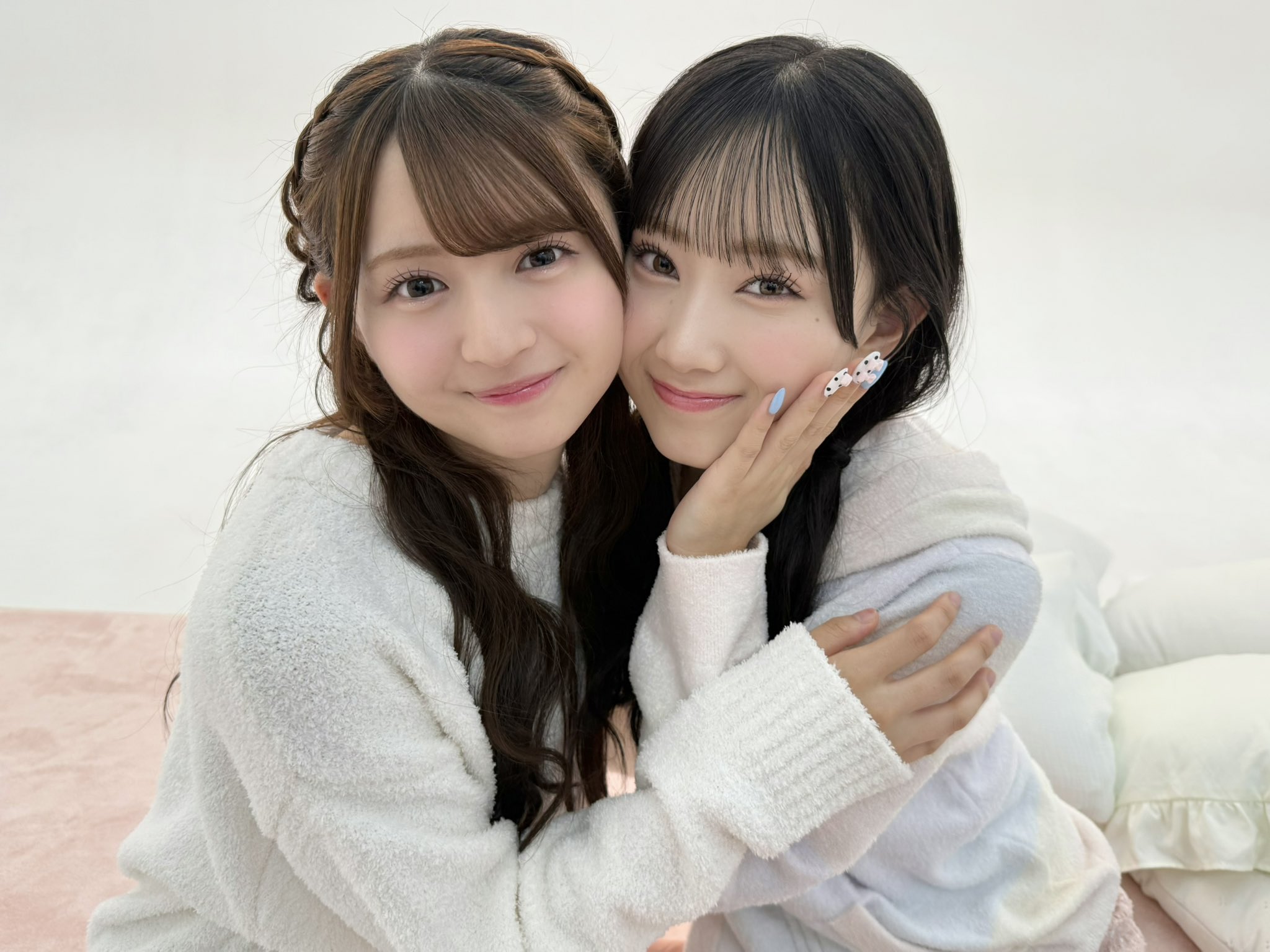 し*ん様 AKB48 Officialスクラッチ A賞サイン入りタペストリー　新 AKB48 2025年「48の日」記念 スクラッチ | AKB48 Official