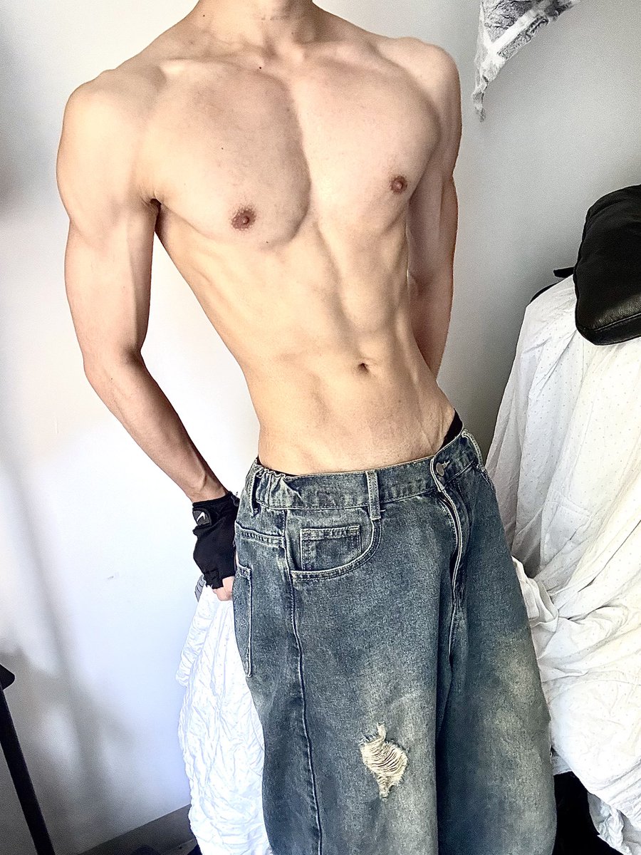 体院在逃小王几 (@dajishuo11) on Twitter photo 