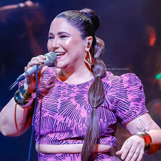 No dia 9 de setembro, nasce Maria Rita, a genial brasileira que encanta o mundo e completa 48 anos! 🎤🎂🎉

Com uma carreira brilhante na MPB, Maria Rita conquistou seu espaço com álbuns como "Elo" e sucessos como "Cara Valente", marcando a música brasileira com sua força e