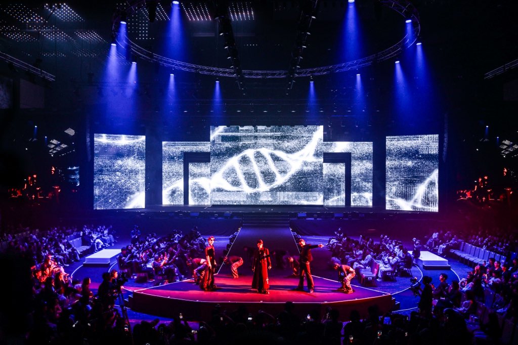 Performance show at Mchoice &amp; Mint awards 2025

[XX x JUNG x VICTOR]
DNA (Original song from Kendrick Lamar)

<a href="/perses_official/">PERSES</a> <a href="/PROXIE_Official/">PROXIE</a> 

#PorscheSivakorn #JUNG_PERSES #PROXIEVictor
#MchoiceMintAwards2025
#MchoiceTH