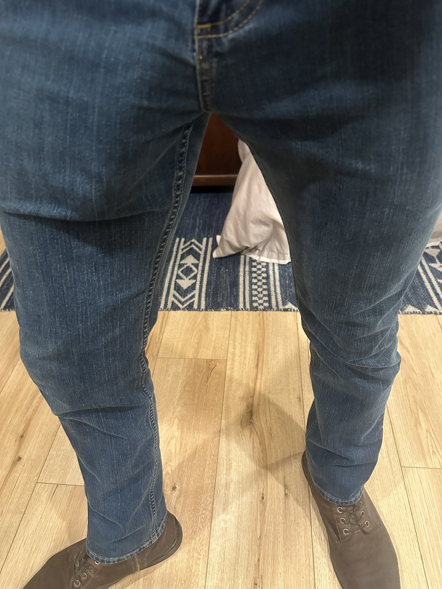 RydeherWild's tweet photo. These jeans are too tight 😳 https://t.co/yaLvRGHpJV