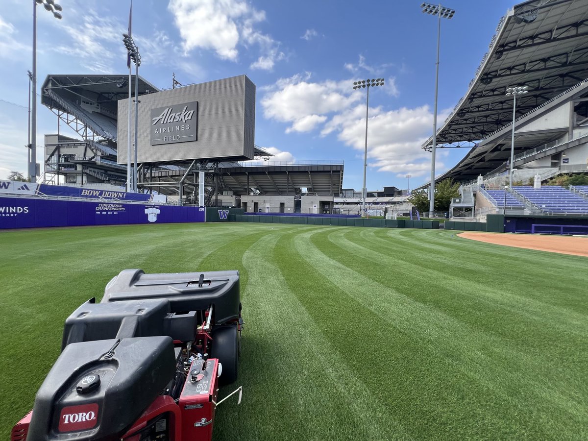 A very productive Monday ⁦<a href="/UWSoftball/">Washington Softball</a>⁩ 
⁦<a href="/VMACTurf/">vmac</a>⁩