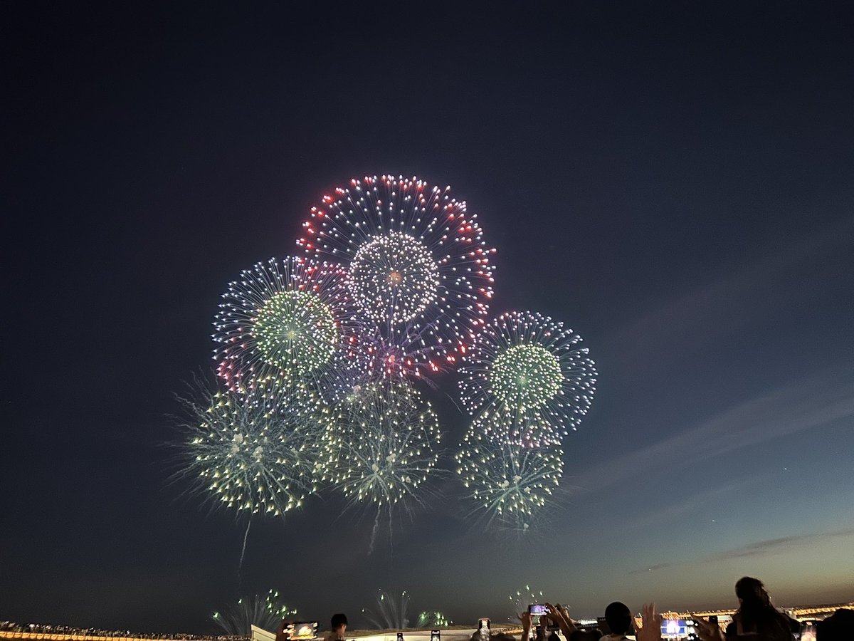 TADA725's tweet photo. 9/6の万博は激混み日
人は物凄かったけど、行けてないパビリオン4つ行ったし、NTTが初めて取れた
thanks花火も最高やった
#万博花火 https://t.co/nmcawCLC2z