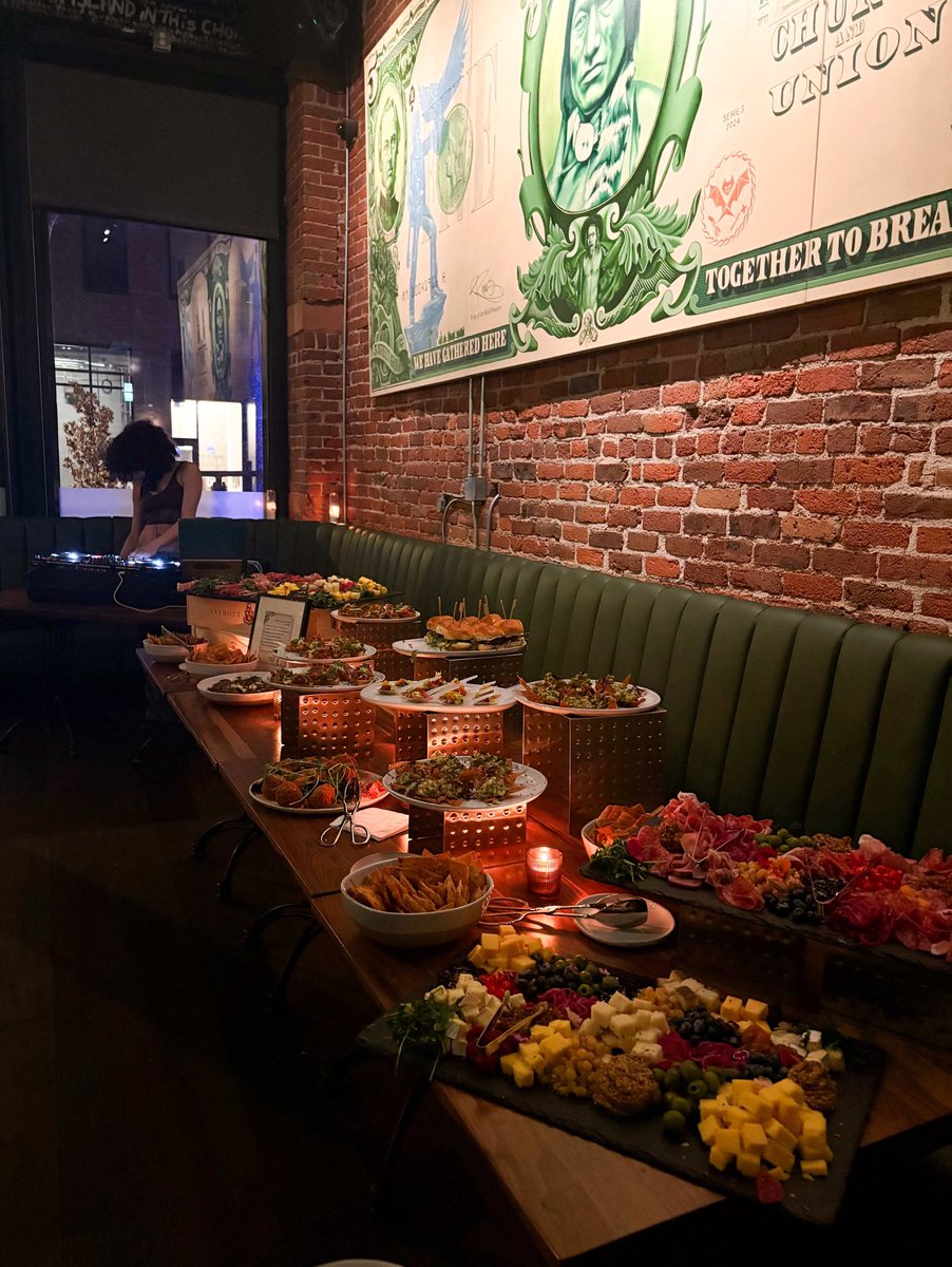 The most wonderful time of the year deserves the most unforgettable celebrations. 🎁 Plan your holiday party with us✨ Inquire through our website!
#CUthere