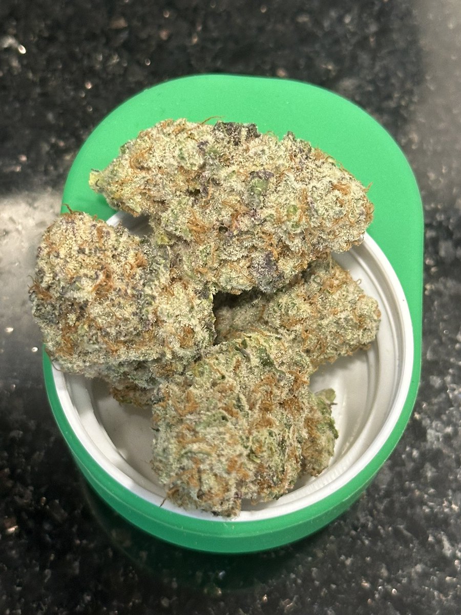First Time running this Red Vine from <a href="/Capulator1/">Capulator</a> , by far one of the loudest strains we ran in a long time, here at Purple Rain in Albuquerque New Mexico, has a crazy strawberry candy 👃 and puts you straight in the 🛋️ . Thx Cap keep up the good work…