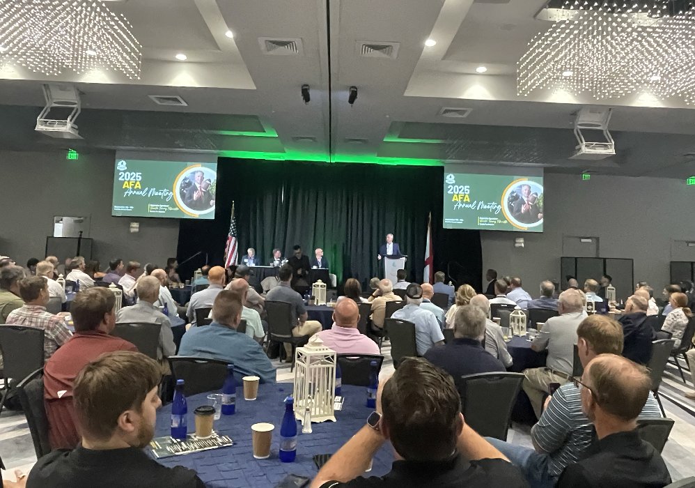 Alabama’s forestry industry is a massive part of our state’s economy, with an over $11 BILLION annual impact.

Enjoyed speaking with <a href="/ALForestry/">AL Forestry Assoc</a> to discuss how we are leveling the playing field for our domestic producers and seeking to open additional markets for forest products.