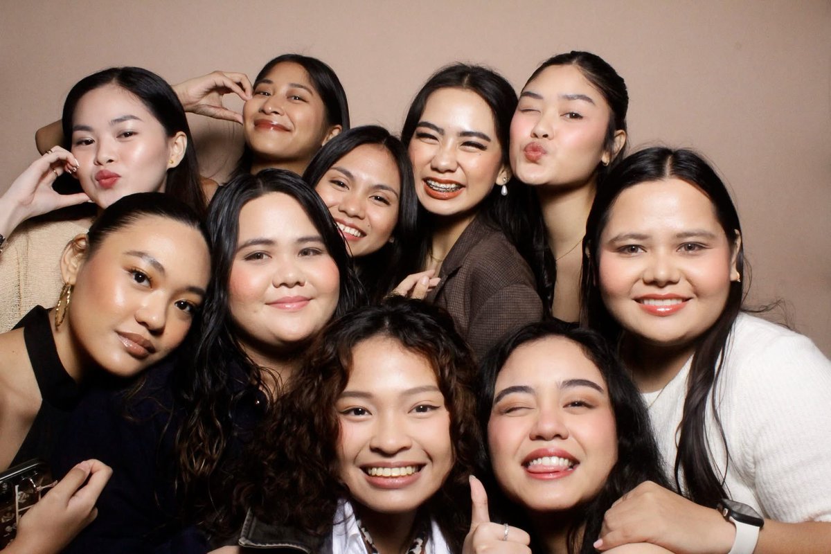 BRENTYLAOK's tweet photo. these people really WITNESSED how i grew from my 15 y/o self sa kumu lives &amp; now at 20 GANDA LANG 😝 SEE U AGAIN SOONEST ????

happy 5th anniv, famanalo! 💝 https://t.co/6M05vnACig