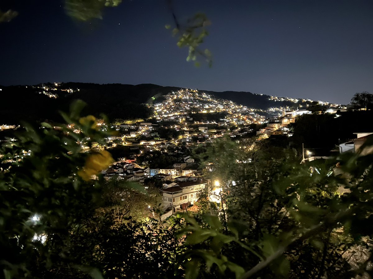 皆既月食やレッドムーンが見えていますか？オウロプレトより🤗