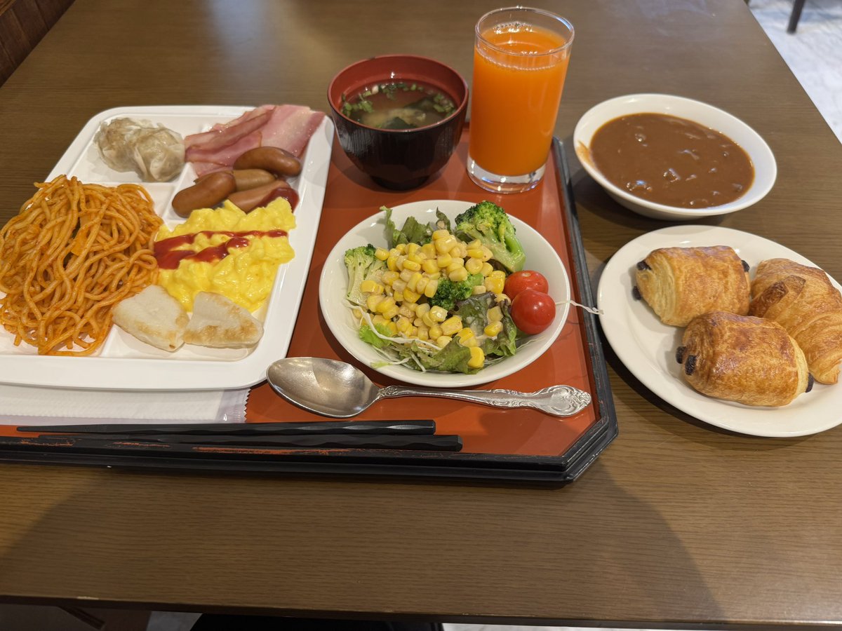 ホテル飯
朝からめちゃ食べる(笑)